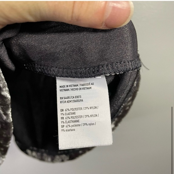 American Eagle Grey Velvet Velour Sleeveless Strappy Flowy V Neck Blouse Small - Picture 4 of 5